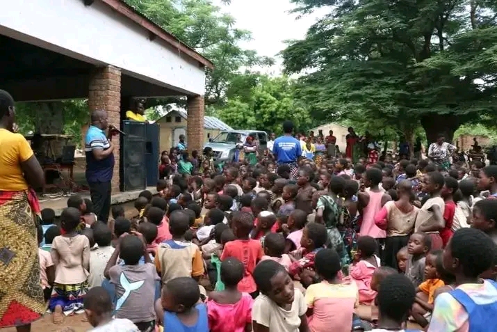 Christ to Little Children